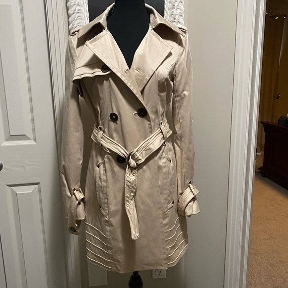 Bebe Woman’s Trench Coat - Picture 4 of 4